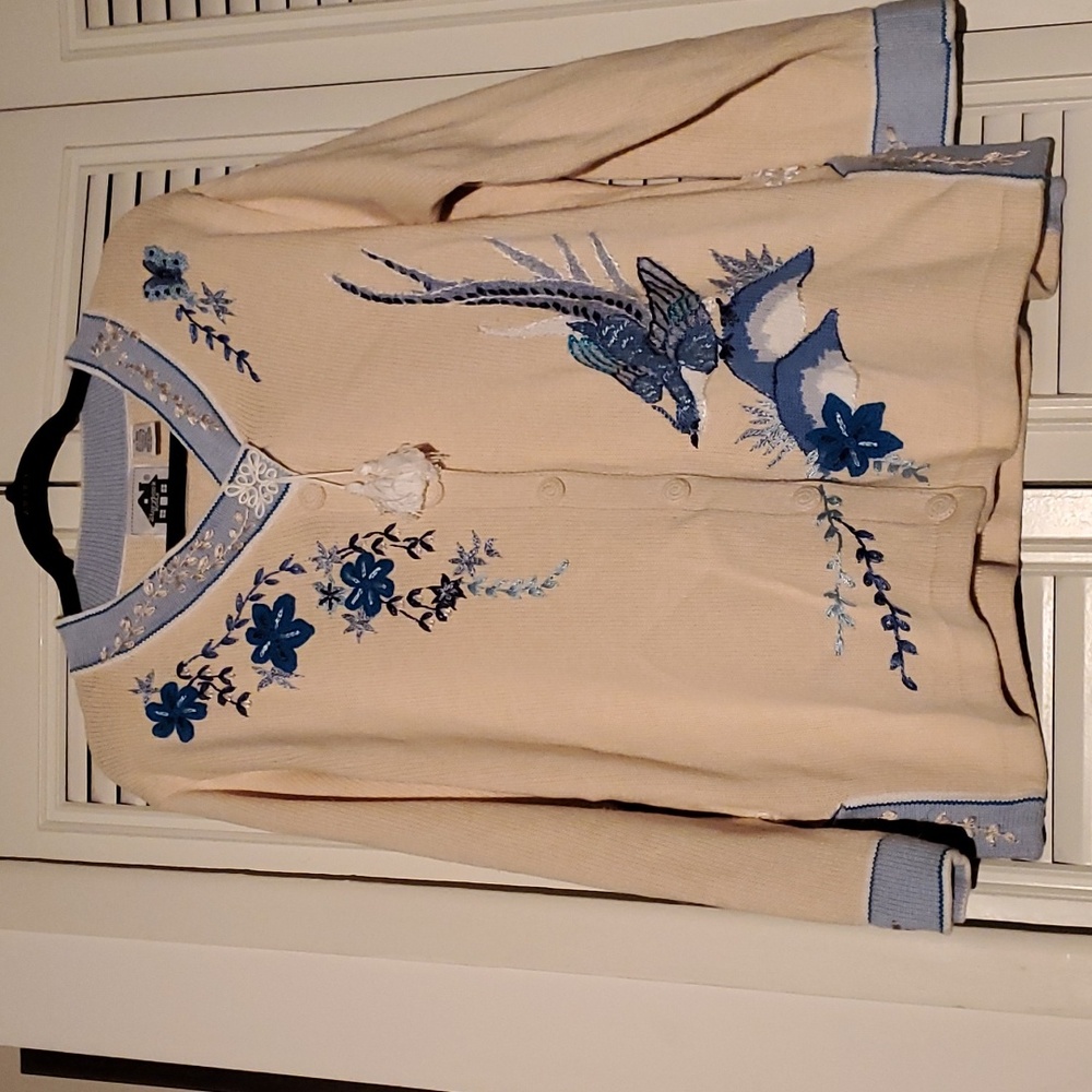 Like new! Vintage Storybook Knits pheasant from the east sweater